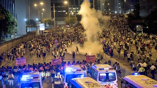 hong kong-riots11-guardas-chuvas-18-10-14