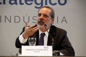Senador-Armando-Monteiro-Neto-18062013-645x431