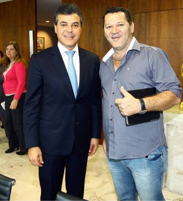 994581_431055893675511_595450736_n