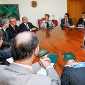 Governadores do Nordeste levam apoio e solidariedade a&nbsp;Dilma