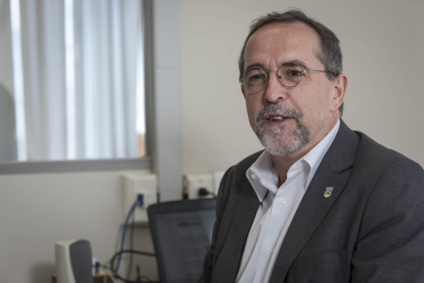 ...E como me sinto hoje, muito mais animado para o trabalho, depois de deixar de assistir a Globo e suas co irmãs de ódio e desgraças..