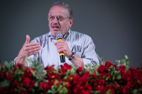14/08/2015 - PORTO ALEGRE, RS, BRASIL - Debate de inauguração da nova sede do Fetrafi-RS reúne ex-governadores Tarso Genro, Olívio Dutra, entre outros. Foto: Guilherme Santos/Sul21