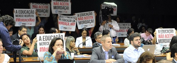 Fonte: http://www.brasil247.com/pt/247/brasilia247/235315/Escola-Sem-partido-quer-tomar-conta-da-Comiss%C3%A3o-de-Educa%C3%A7%C3%A3o.htm