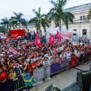Dilma apresenta defesa e desmonta a farsa&nbsp;golpista