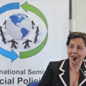 Itália lança ‘bolsa família’ para combater&nbsp;pobreza