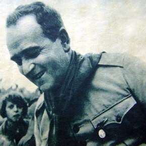 Agosto, uma história que se repete como&nbsp;farsa