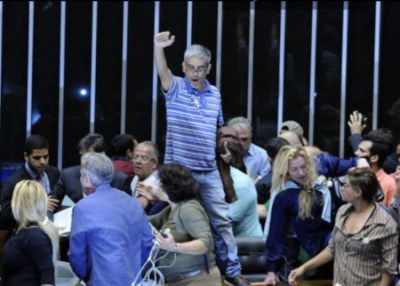 camara_deputados27_invasao_direita