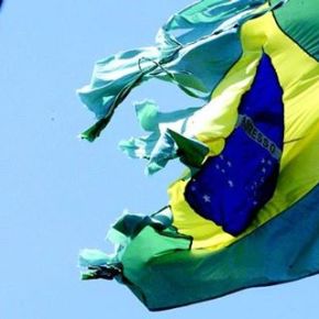 O Fascismo avança rapidamente sobre os direitos e sobre a constituição&nbsp;moribunda