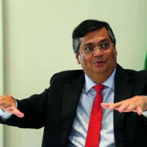 Flávio Dino defende frente ampla pela democracia e o&nbsp;desenvolvimento