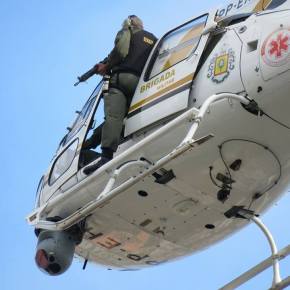Em Helicóptero do SAMU do RS, soldado de carabina em punho, ameaça servidores em&nbsp;mobilização