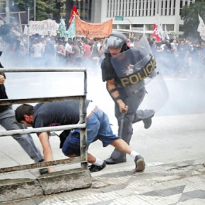 Brasil pode se tornar o Egito amanhã, viver uma convulsão social e acordar numa ditadura&nbsp;militar