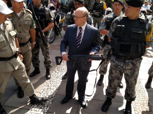 sartori-metralhadora