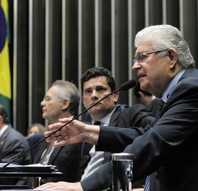 Requião: petistas na Mesa enfraquecerão&nbsp;oposição