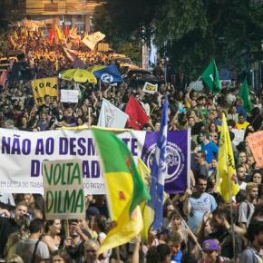 Porto Alegre:Marcha reúne milhares e mostra unidade inédita contra reformas de&nbsp;Temer