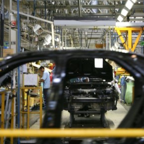 Golpe político destrói economia:PIB do Brasil cai 3,6% em 2016, diz&nbsp;IBGE