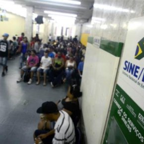 Efeito Temer e Sartori: Quase 200 mil estão desempregados na região&nbsp;Metropolitana