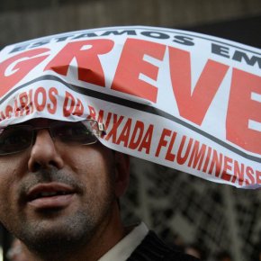 Metroviários, bancários, professores, motoristas e aeronautas também paralisam no dia 28 de abril&nbsp;#GreveGeral