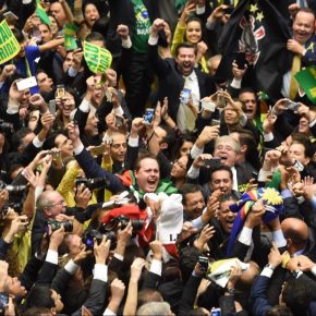 17/04/2016: Há exatamente 1 ano, o Congresso dos Corruptos jogou o Brasil numa crise que não&nbsp;acaba