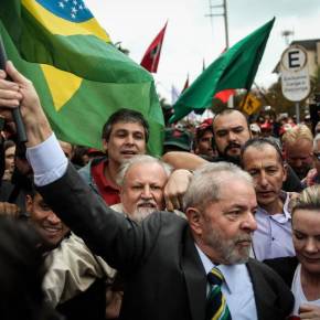 Em Curitiba e no Brasil, Lula é povo e o Povo é Lula (Vídeo ao&nbsp;vivo)