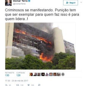 Fraude: ministro Osmar Terra posta foto de 2005 de prédio em chamas e atribui a&nbsp;manifestantes