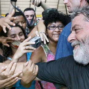 Moro  condena Lula para desviar foco de atentado cometido contra&nbsp;trabalhadores