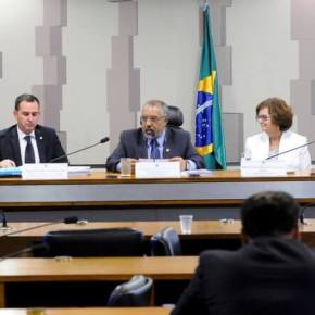 SENADOR PAULO PAIM APRESENTA PROJETO DE LEI PARA REVOGAR A REFORMA&nbsp;TRABALHISTA