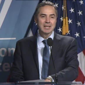 Ministro Luis Roberto Barroso é sórdido traidor da&nbsp;Pátria