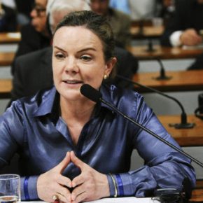 Um ano de tragédias e mentiras(Por Gleisi&nbsp;Hoffmann)