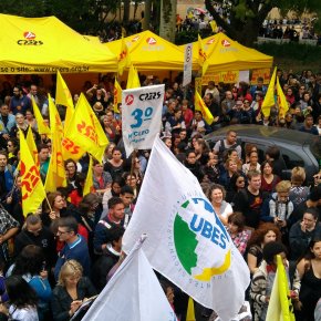 Magistério público gaúcho completa uma semana de greve histórica por melhorias na Educação&nbsp;Pública