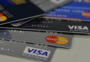 Pagando o golpe: Metade dos brasileiros está com empréstimo ou financiamento&nbsp;atrasado