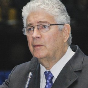 REQUIÃO: ANALFABETOS POLÍTICOS ESTÃO DESTRUINDO O&nbsp;BRASIL