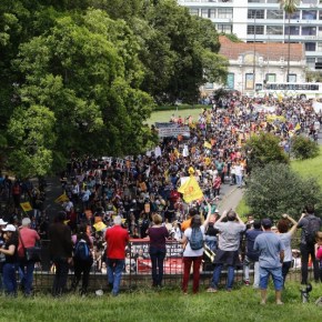 Primeiro dia de greve dos municipários de Porto Alegre tem forte adesão de&nbsp;servidores