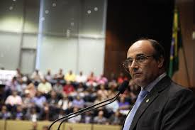 Sartori tem mais de R$ 300 milhões do Fundo Ampara em Saúde, mas não&nbsp;investe