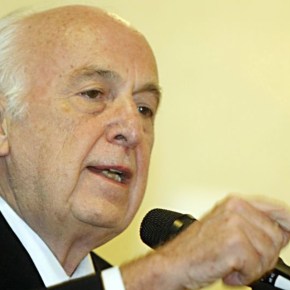 Bresser Pereira: “Todos devemos lutar em defesa da participação de Lula nas próximas&nbsp;eleições”