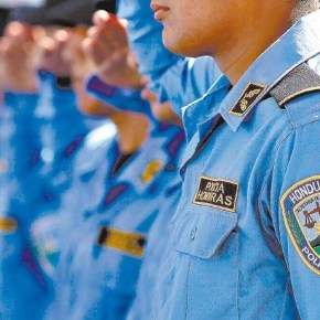 Policiais se negam a reprimir protestos em Honduras e pedem que urnas sejam&nbsp;respeitadas