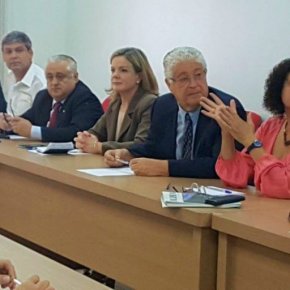 Partidos lançam frente em defesa de Lula candidato e contra&nbsp;reformas