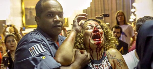 Guarda bate em professor