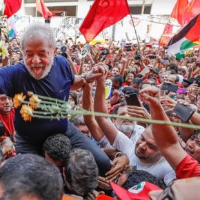 LULA CRESCE MAIS COM PRISÃO E DATAFOLHA EXCLUI ELE DA PESQUISA ELEITORAL (Golpe Máfio Midiático&nbsp;segue)