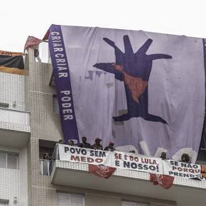 Ao Vivo agora, povo do MTST ocupa Triplex do Guarujá !!!&nbsp;Assista: