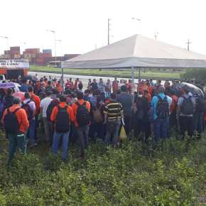 Petroleiros estão aprovando greve para barrar entrega da&nbsp;Petrobrás