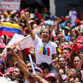 Povo da Venezuela comemora nas ruas a vitória de&nbsp;Maduro