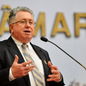 O impedimento do prefeito é legal, mas o mais correto seria a revogação do mandato (Por Adeli&nbsp;Sell)