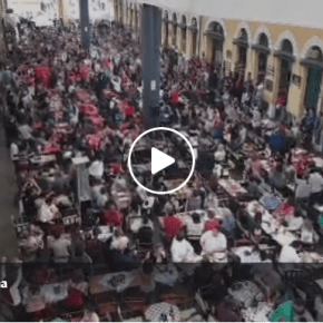 Tá ficando comum: Manifestação expontânea Por #LulaLivre também no Mercado Público de&nbsp;Florianópolis