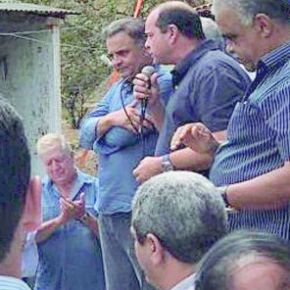 “Aqui se faz, aqui se paga”:Comício de Aécio convocado para a Frente de um Motel reúne 18&nbsp;pessoas