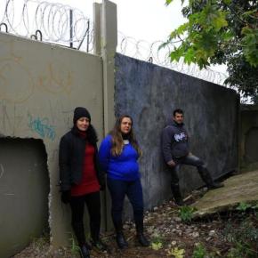 Na Porto Alegre dos tucanos, constroem um muro para que crianças pobres não cheguem a&nbsp;escola