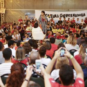Manuela: “Não existe país desenvolvido sem a inclusão das mulheres”! #EleNão.&nbsp;#HaddadSim!