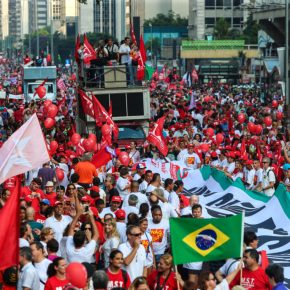 A CUT/RS orienta os(as) sindicalistas a não abaixar as bandeiras! #EleNão&nbsp;#HADDADSIM