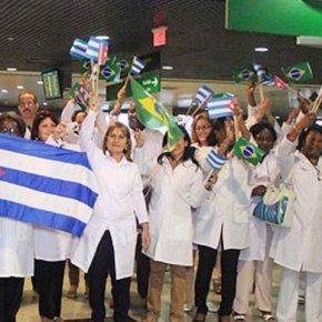 Vídeo: Primeiros médicos cubanos chegam a Havana depois de Bolsonaro expulsá-los do&nbsp;Brasil