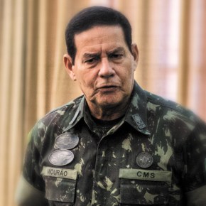 Vice de Bolsonaro, Mourão quer acabar com a “Constituição que engessa o&nbsp;país”