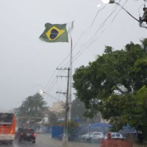 Bandeira fraudada de  Janeiro —&nbsp;KLAXONSBC